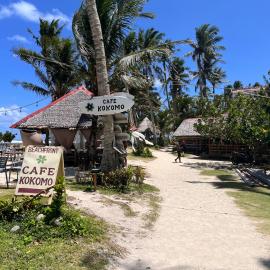 Surfers House Near the beach W kitchen Balcony fast wifi