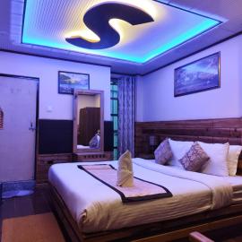 Pradhan Hotel Mirik Lake Side, hotel a Mirik