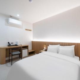 Chungju H Avenue Chungju Station Branch, hotel i Chungju