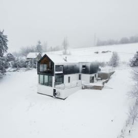 Vrh house, hotel in Ravna Gora