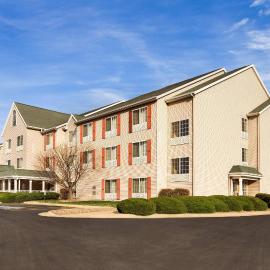 Country Inn & Suites by Radisson, Clinton, IA, khách sạn ở Clinton