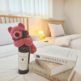 SlowNight, Suwon, hotel in Suwon