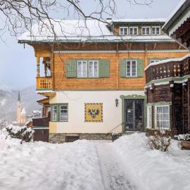 Hotel Kaiservilla, hótel í Heiligenblut