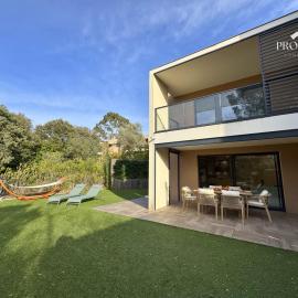 Spacieux duplex de standing avec piscine & parking