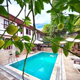 Urcu Hotel