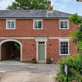 3 Bed in Colchester oc-94016, hotel in Dedham