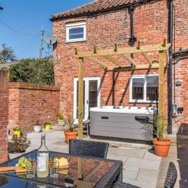 4 Bed in Skegness oc-81343, hotel in Wainfleet All Saints