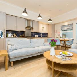 3 Bed in Eastbourne oc-ehc38