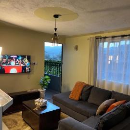 Noble Park Apartments, hotel v destinaci Kiserian