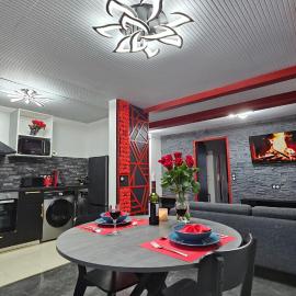La Suite Rouge Proche Paris & Stade De France, hotel i Drancy