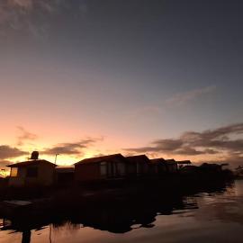 Uros & Titicaca Sunset Comfort Floating cabins, hotel in Puno