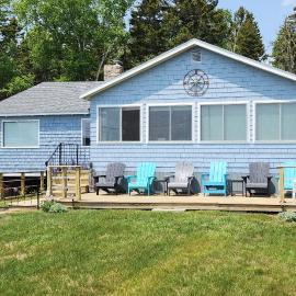 Walk to Pigeon Hill Bay: Coastal Maine Cottage โรงแรมในSteuben
