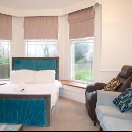 Viesnīca H9BC - Stunning & Reserved Stay pilsētā Moortown
