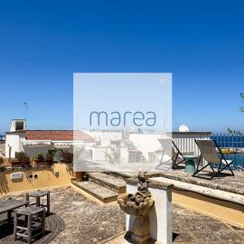 La Torretta - Authentic Historic House with Panoramic Sea-View Terrace in Otranto Old Town - Marea Stays Collection, hotell i Otranto