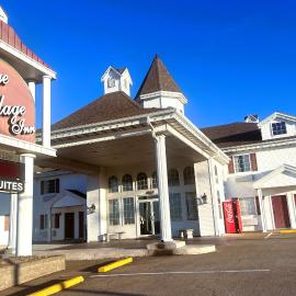 Osage Village Inn Near Lake Ozarks US 54, hotel in Osage Beach