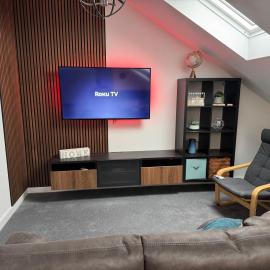 Modern 2 bedroom Penthouse with car parking