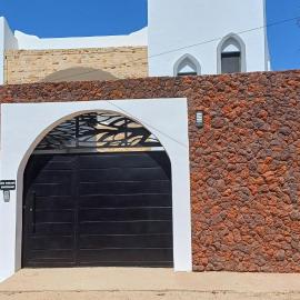 RoK Guelwar Guesthouse, hotell i Ouoran