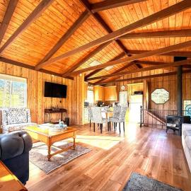Cambria Mountain View Retreat, hotel a Cambria