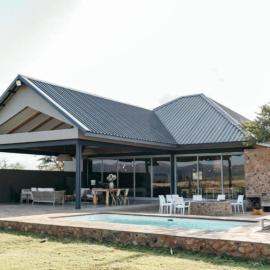 Stroomrivier Lodge, hotelli Boshoekissa