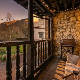 Casa Rural Moradiellos-Cabrales Axtur 4 personas con vistas, hotel in Arenas de Cabrales