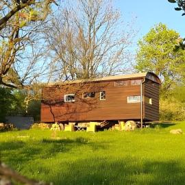 Tiny house Suria - Český ráj, hotel in Prackov