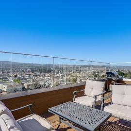 Bay Area Family Home w/ Indoor Pool + Game Room, ξενοδοχείο σε Νότιο Σαν Φρανσίσκο