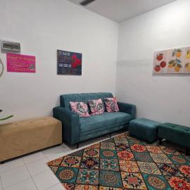Homestay Eshaal Ali 3 Bedroom BUDGET Homestay 1 aircond & Dekorasi Cantik