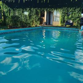 Casa con piscina, monte y selva en Misiones, hotel di Puerto Rico