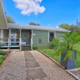 Creekside Cabins - The Nest