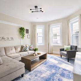 Premium 4BD 2BA Near Boston, Encore, and T-Station, hotel in Somerville