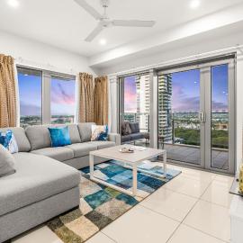 Reef-side Splendour City Vistas - Pool - Workspace, hotell i Darwin