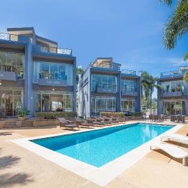3 BR Pool Access Villa Argent 10 near Airport and Golf