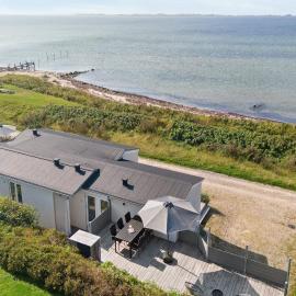Summer House With Sea View In Assens, hotel i Assens