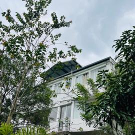 Grand View Hotel Kandy，Kundasale的飯店