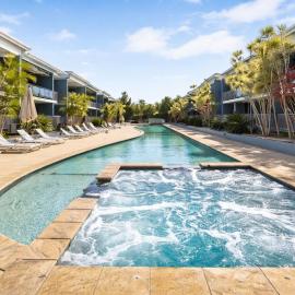 One Bedroom Apartment with Kitchen Urangan Marina, hotel in Urangan
