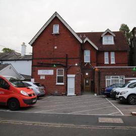 A Gosport Inn - Free Private Parking