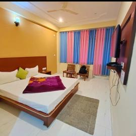 Red carpet hotel, Hotel in Kangra