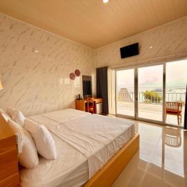 Prasi Sunrise Sea View