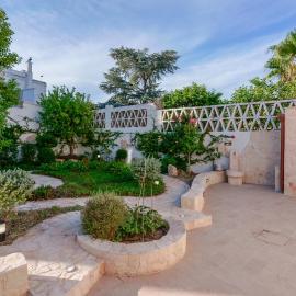 Le tre zie B&B، فندق في ماندوريا