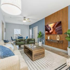 March Madness Stay Modern 2BR Free Parking Walk to Lucas Oil