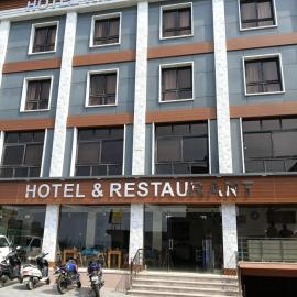 Kamal Residency by Uk season, hotel sa Chamba
