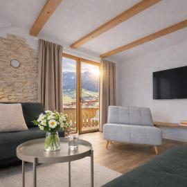 Gemütliche Alpenwohnung mit Balkon & Bergblick nahe Neuschwanstein ideal für Familien & Gruppen für gemeinsame Momente，哈爾伯萊赫的飯店