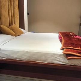 Narayan resort and restaurant, hotel a Aklera