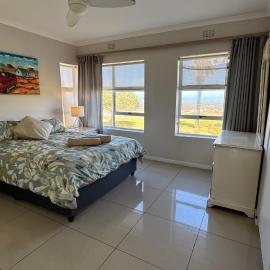 Greenways par3 Golf Estate, walk to the beach