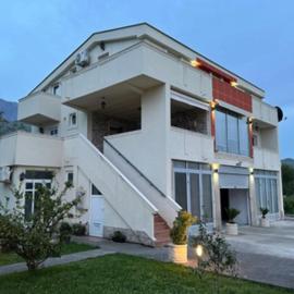 Apartments Dusan & Vasilije, готель у місті Радановичі