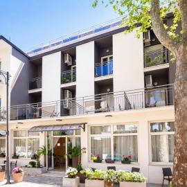 Viesnīca Hotel Villa Tina Easy Stay B&B Čezenatiko