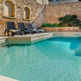 Il-Kampnar Gozo Farmhouse with Private Pool, hotel in Sannat