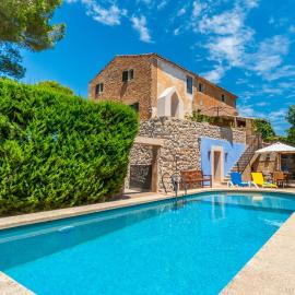 Finca So na Sopa con piscina y un precioso jardín, ξενοδοχείο σε Artá