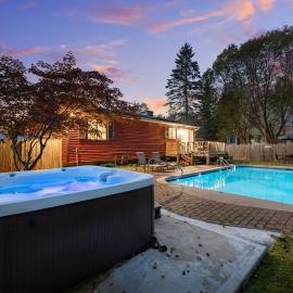 Lakeview Family Retreat Heated Pool wHot Tub, ξενοδοχείο σε Tobyhanna