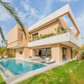 Villa Blanca 2 heated pool and cooker